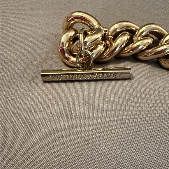 Victoria's Secret Gold Bracelet with Wing Charm - Picture 3 of 3